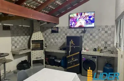 Casa à venda, 2 quartos, 1 suíte, 2 vagas, JARDIM EUROPA - Uberlândia/MG