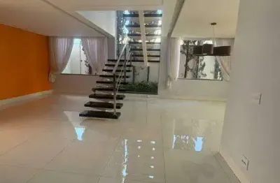 Casa com 3 quartos para alugar na Rua Maria Cristina Rodrigues, Alto Umuarama, Uberlândia