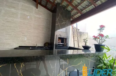 Casa à venda, 2 quartos, 2 vagas, JARDIM EUROPA - Uberlândia/MG