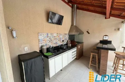 Cobertura à venda, 3 quartos, 1 suíte, 2 vagas, NOVO MUNDO - Uberlândia/MG