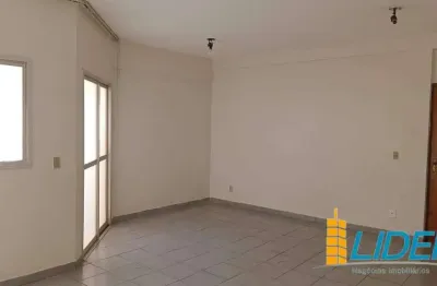 Apartamento com 4 quartos para alugar na Rua Horácio Rezende, Osvaldo Rezende, Uberlândia