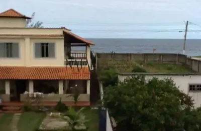 Vendo excelente casa 02 andares  02 qtos, 01 suíte, 02 vagas. saquarema.rj