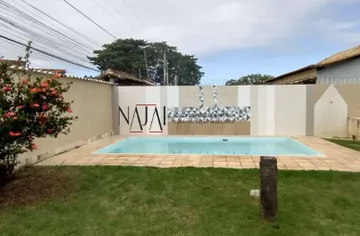 Vendo maravilhosa casa de praia em araruama 03 quartos, 01 suíte,piscina