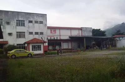 Área de 7.500 m² sendo 3.000 m² já construído em campo grande - rj