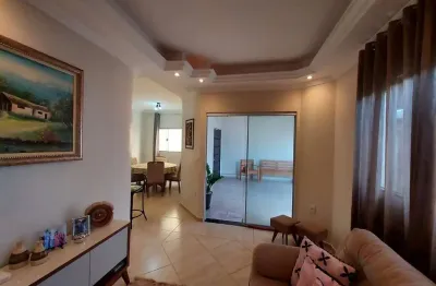 Casa com 3 quartos à venda na rua joão batista, parque gramado ii, araraquara, 230 m2 por r$ 650.000