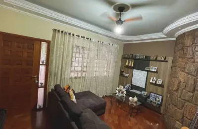 Casa com 4 quartos à venda na Avenida Madre Assunta Perone, Jardim Santa Clara (Vila Xavier), Araraquara