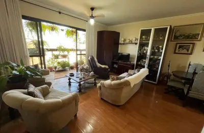 Apartamento no centro de aqa, amplo 03 dormitórios e 02 vagas de garagem.