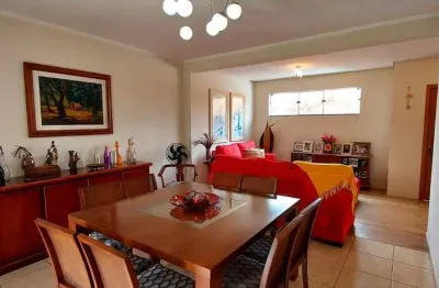 Casa com 3 quartos à venda no Jardim dos Flamboyants, Araraquara , 165 m2 por R$ 750.000