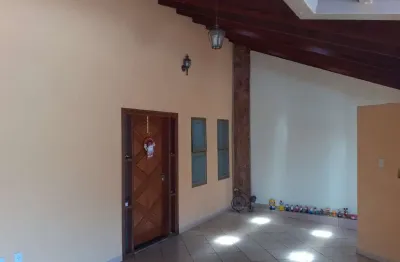 Casa com 3 quartos à venda no Jardim Uirapuru II, Araraquara , 177 m2 por R$ 400.000