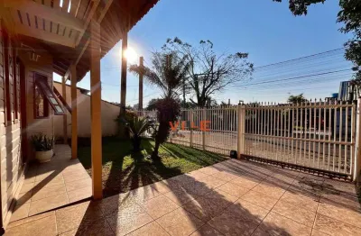 Casa de madeira nobre com 03 dormitórios com uma suíte em gravataí.