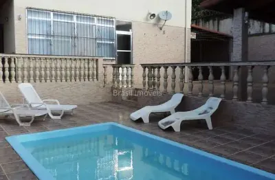 Casa com 4 quartos à venda na Rua Itapoã, Parque Guarua, Juiz de Fora