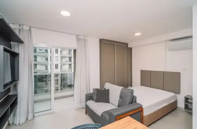 Locação - studio no independência 915, no centro, com móveis planejados, vista e lazer completo