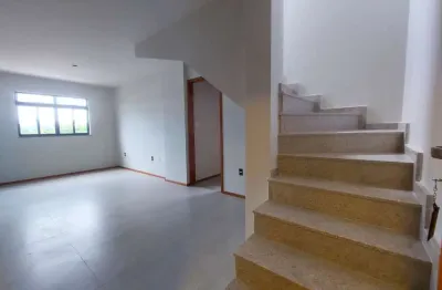 Cobertura duplex com 03 quartos, com suíte, garagem e elevador no morro da glória