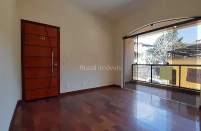 Apartamento de 03 quartos com área externa na região do santa terezinha