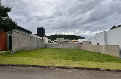 Terreno à venda na Rua Professor Virgílio Pereira da Silva, Vina Del Mar, Juiz de Fora