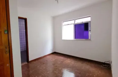 Apartamento com 2 quartos para alugar na Rua Francisco Vaz de Magalhães, Cascatinha, Juiz de Fora
