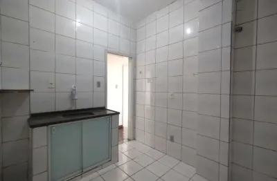 Locação - amplo apartamento para locação na rua oscar vidal com 03 quartos