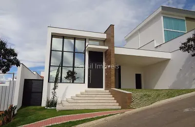 Casa com 3 quartos à venda na Rua Deputado Lahyr Tostes, Spina Ville II, Juiz de Fora