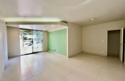 Apartamento com 03 quartos, 01 suíte e área externa enorme na itamar franco