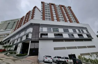 Aluguel - apartamento de 01 quarto mobiliado com área externa, elevador e garagem.