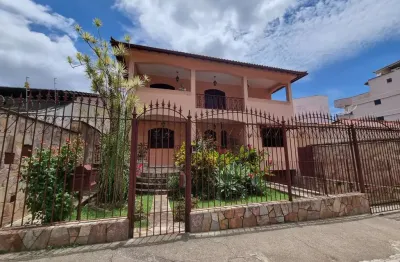 Casa com 4 quartos para alugar na Rua Joaquim de Almeida, Jardim das Laranjeiras, Juiz de Fora