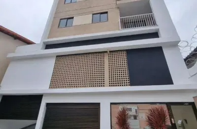 Aluguel - apartamento de 02 quartos com suíte, elevador e garagem no mariano procópio
