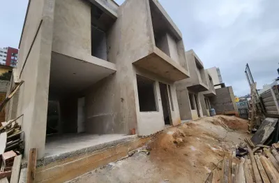 Casas de 03 quartos, duas vagas em condomínio fechado – vivendas da serra