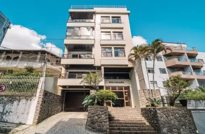 Aluguel - cobertura com 04 quartos, piscina e 02 vagas de garagem