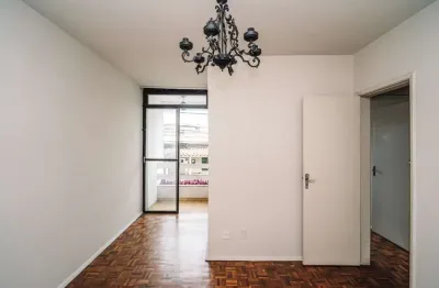 Locação - apartamento na rua santo antônio no centro com 03 quartos e sacada