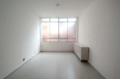 Locação – quitinete no centro de juiz de fora, rua espírito santo, com fácil acesso ao ônibus para ufjf