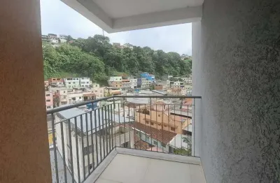 Locação - Apartamento no condomínio Avenida Sete, a poucos minutos do Centro de Juiz de Fora, com varanda e vaga de garagem