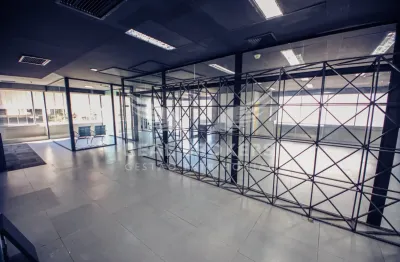 Meia laje comercial de 480m² para locação mobiliada em alphaville