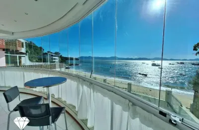 Beira mar na praia do araçá na cidade de porto belo