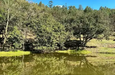 Vende-se terreno com ótima vista panorâmica para área verde e lago