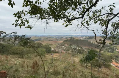 Terreno para chácara com ótima localização e acesso facilitado em Igaratá, prox ao centro