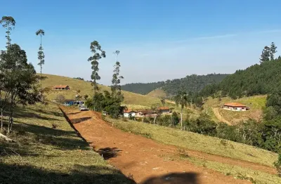 Lote á venda com excelente topografia liberado para construção de chácara, casa de veraneio