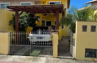 Casa com 2 quartos à venda na rua canto das corujas, 334, são joão do rio vermelho, florianópolis, 81 m2 por r$ 565.000
