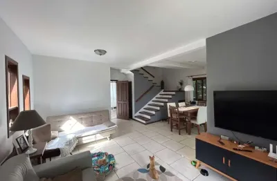 Casa com 3 quartos à venda na servidão costa do moçambique, 358, são joão do rio vermelho, florianópolis, 180 m2 por r$ 904.000