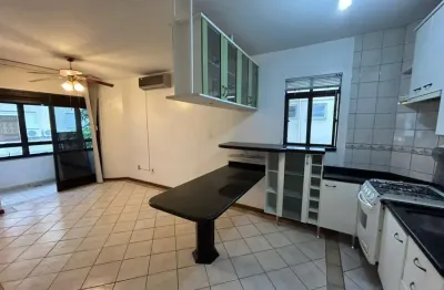 Apartamento com 2 quartos à venda na rua das tainhotas, 133, jurerê, florianópolis, 72 m2 por r$ 890.000