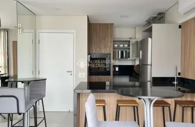 Apartamento com 1 quarto à venda na rua irmão joaquim, 121, centro, florianópolis, 37 m2 por r$ 690.000