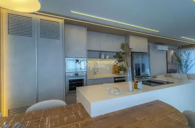 Apartamento com 2 quartos à venda na rua jorge cherem, 30, jurerê, florianópolis, 85 m2 por r$ 2.722.000