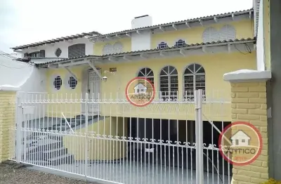 Casa com 8 quartos à venda na Rua Dom Alberto Gonçalves, 152, Mercês, Curitiba