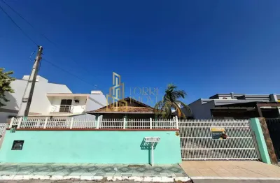 Casa com 3 quartos à venda na rua ernesto assini, 295, centro, navegantes, 187 m2 por r$ 850.000