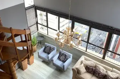 Viva o alto padrão: cobertura duplex exclusiva no centro de curitiba