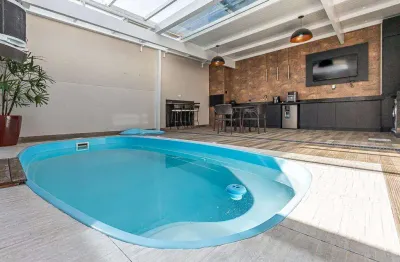 Sobrado campo comprido 3 quartos com piscina coberta e aquecida