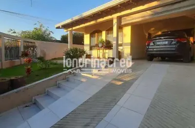 Linda casa de esquina no interlagos – 4 quartos (1 suíte), 3 banheiros, salas amplas, cozinha, lava