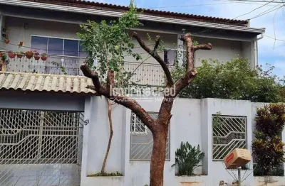 Casa à venda 3 quartos, 2 suites, 4 vagas, 301m², amália, londrina - pr