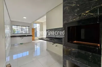 Casa à venda 3 quartos sendo 1 suite, 2 vagas de garagem, churrasqueira integrada, 81 m² de constru