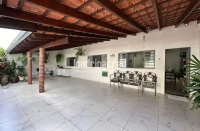 Casa à venda 3 quartos, 1 suite, 3 vagas, 156m², aragarça, londrina - pr