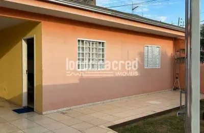 Casa no residencial veneza com 03 quartos 02 banheiros 3 vagas de garagem com edicula com 4 comôdos